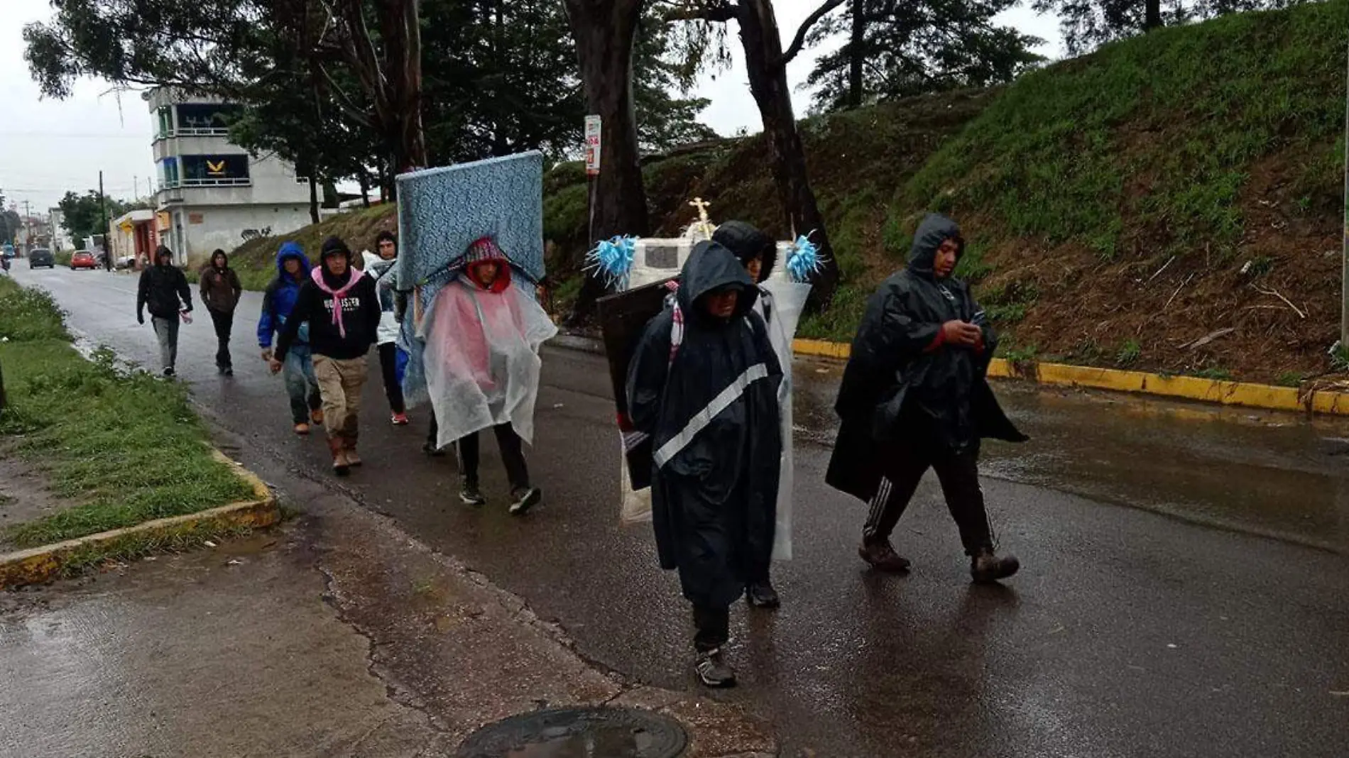 Peregrinos e Río Frio y Amecameca del Estado de México cruzan caminos del Iztaccíhuatl